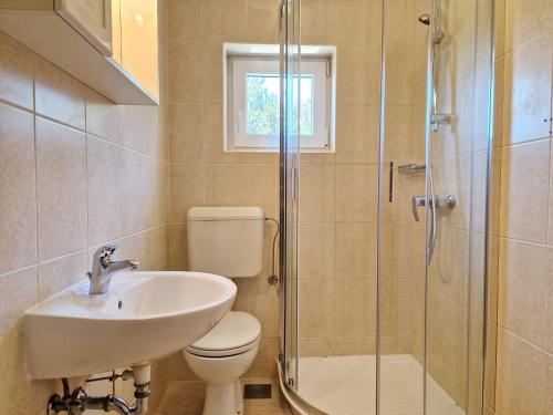 Koupelna v ubytování Apartments with parking space Baska, Krk - 24229