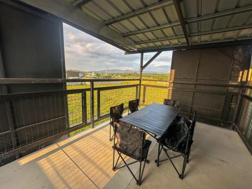 Balkoni atau teres di Stylish Loft Near Masa San Juan