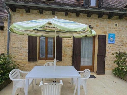 Maison mitoyenne 2 ch. proche Domme, Wifi, parking - FR-1-616-62