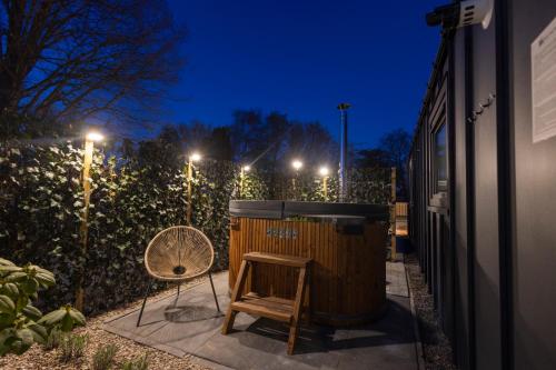 Φωτογραφία από το άλμπουμ του Tiny Wellness House in Heinkenszand with a private sauna, hottub, garden, airco, free wifi, boutique design and a luxury wellness experience σε heinkenszand