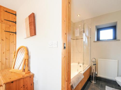 Koupelna v ubytování Barn Owl Cottage