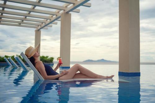 Bazén v ubytování Sheraton Grand Danang Beach Resort & Spa nebo v jeho okolí