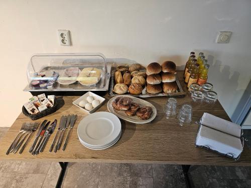 Jídlo v penzionu – hostince nebo okolí