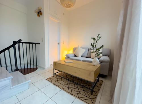Ruang duduk di Chalet Sissi - SEA VIEW FROM EACH WINDOW
