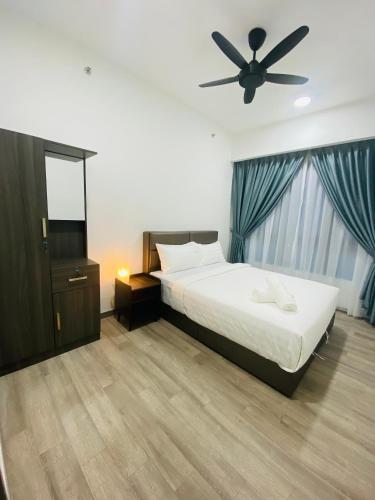Postel nebo postele na pokoji v ubytování Agile Bukit Bintang TRX KL City Center Suite