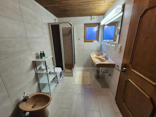 Koupelna v ubytování Haus Klammtal