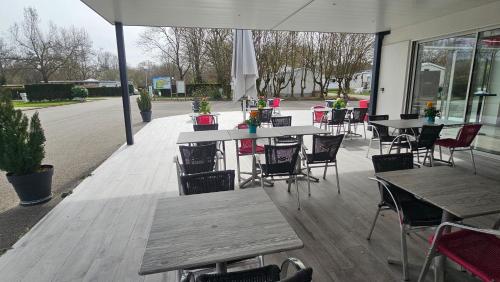 Restoran atau tempat lain untuk makan di Camping de l'Ill