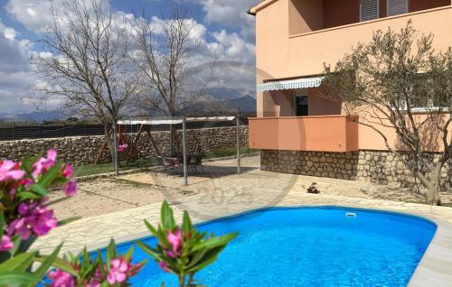 Stunning Home In Zdrilo