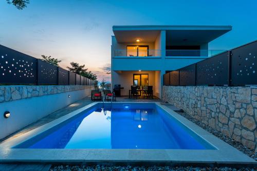 Villa Larus on Island Krk for 6 people with sea view & only 500 m from the sea