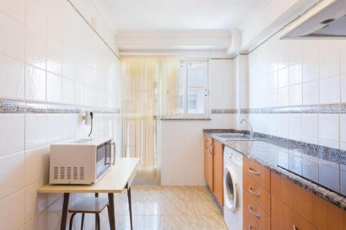 Kuchyň nebo kuchyňský kout v ubytování Playa de Miramar Vistas Al Mar