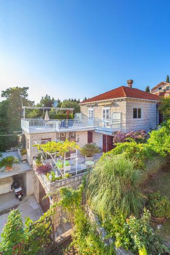 Family Apartment close to the Beach