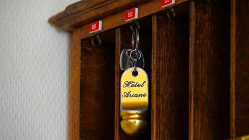 Certifikát, hodnocení, plakát nebo jiný dokument vystavený v ubytování Ariane