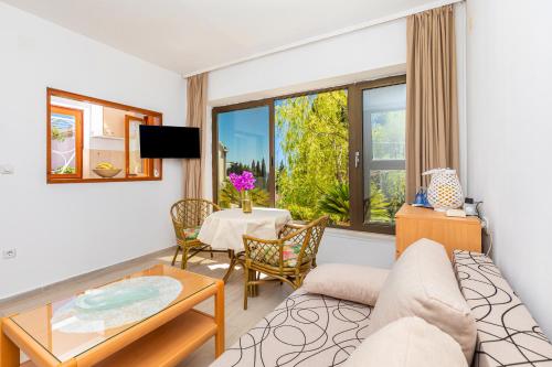 Family Apartment close to the Beach