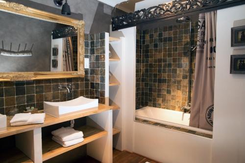 Et badeværelse på O'palmier Caché