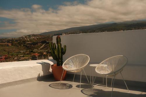 Un balcón o terraza de Casa Cactus - heated pool and only 5 boutique apartments