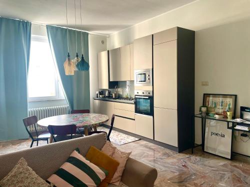 Kuchyňa alebo kuchynka v ubytovaní Casa al Mare Pescara