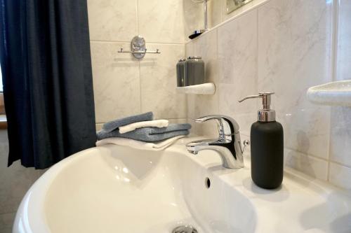 Ένα μπάνιο στο Ferienwohnung Dehnert