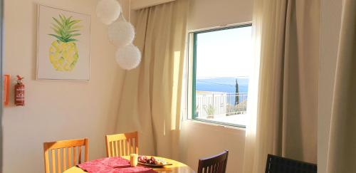 Pool side apartment with sea view and spacious sun deck a5