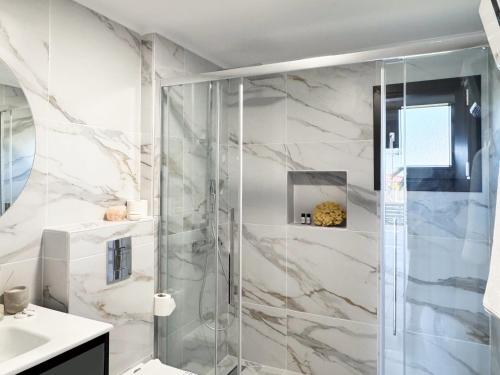 CozyLuxury Escapes - Luxury Suites #Est 2025