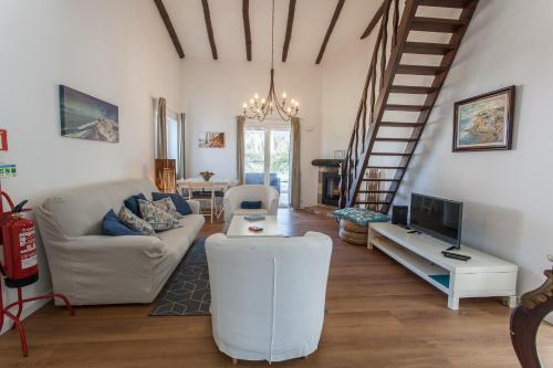Ocean, Pines and Mountain - Renovated February 2025 - AC