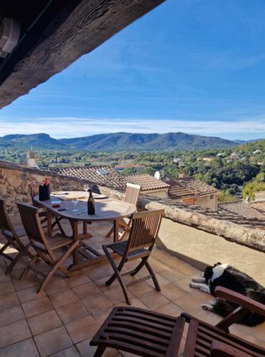 バニョル・アン・フォレにあるOld Provencal house - 3 bedroomsのギャラリーの写真
