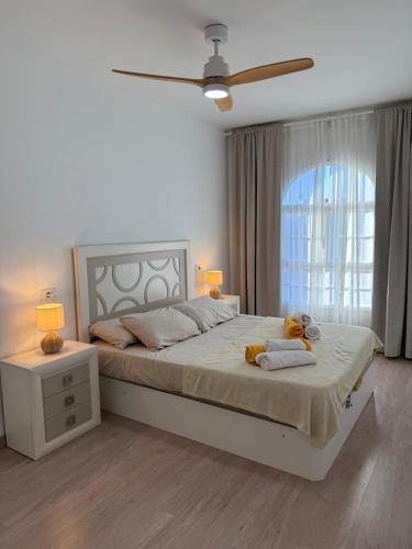 Seaside Paradise - 2 Bedroom apartment with Ocean Views & Air Conditioning in Playa San Juan