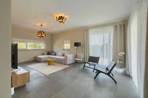 Villa Loreta with sea view