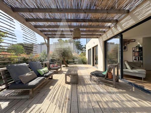 Villa en bois moderne, tout comfort pour 6 personnes proche des plages