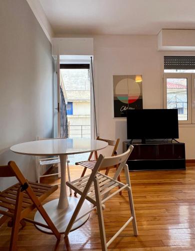 Mosaikon Guesthouses #Miltiadou Str