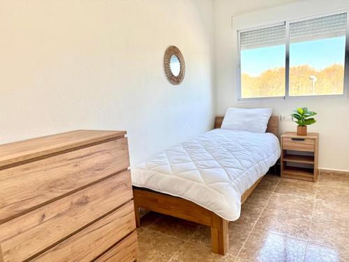 amplio piso de 3 habitaciones cerca de la playa arenal