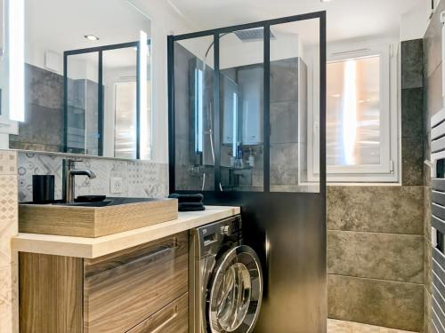 Photo de la galerie de l'établissement Modern apartment in the historic center of Fréjus, à Fréjus