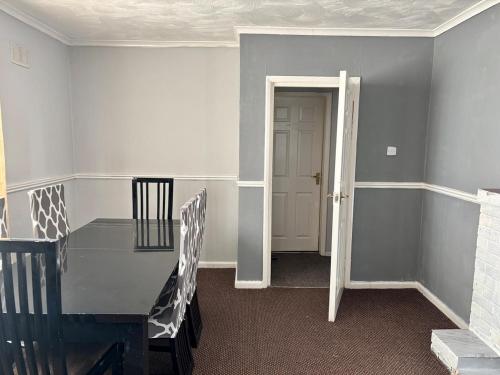 Φωτογραφία από το άλμπουμ του StanBros Side Flat σε Coseley