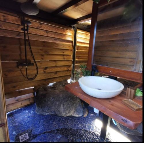 Le Tropical Lodgeにあるバスルーム