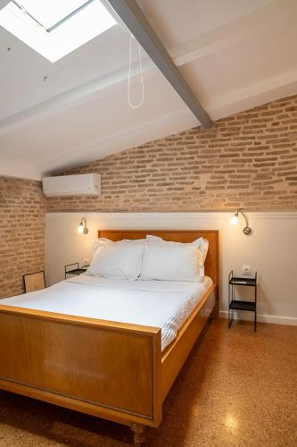 Athenian Cypress House, Maisonette