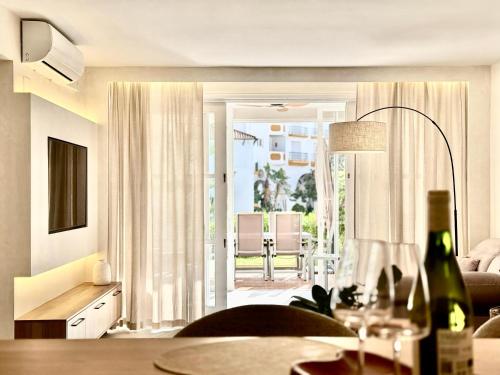 Apartment Oasis Riviera, Near Nikki Beach