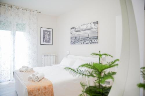 Your Home in Florence with parking, 10 min from the center by Tram