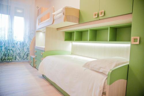 Your Home in Florence with parking, 10 min from the center by Tram