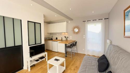 Η κουζίνα ή μικρή κουζίνα στο Petit Malo