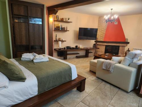 A bed or beds in a room at Apartamentos Fuentevieja
