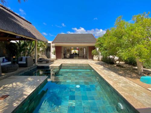 Large villa with private pool and tropical garden