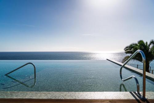 Acqua Residence III by an island apart