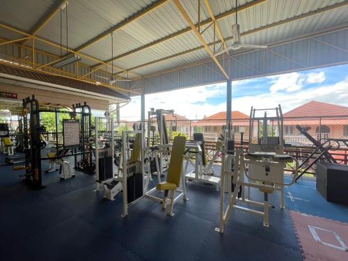 Fitnesscentret og/eller fitnessfaciliteterne på Relaxing Home in the Garden with Shuttle & Long Stay