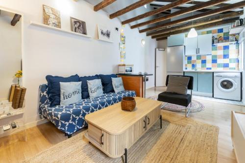 Temporary 2-bedroom apartment in Madrid Centro AMP964