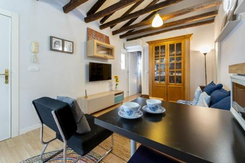 Temporary 2-bedroom apartment in Madrid Centro AMP964
