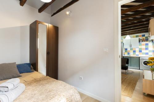 Temporary 2-bedroom apartment in Madrid Centro AMP964