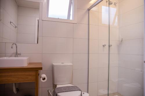 Bilik mandi di Hospedagem Vila Suiça Centro