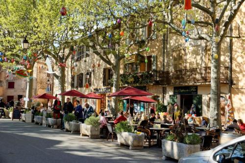 Η γειτονιά γύρω από ή μία γειτονιά κοντά σε αυτό το διαμέρισμα