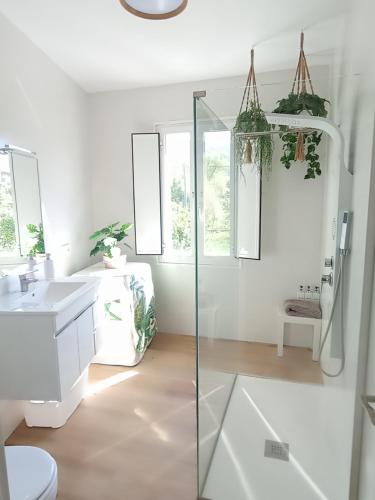 Kúpeľňa v ubytovaní CASA AMELIA Apartamento Bajo con terraza y jardín Apartamento 1ªPlanta