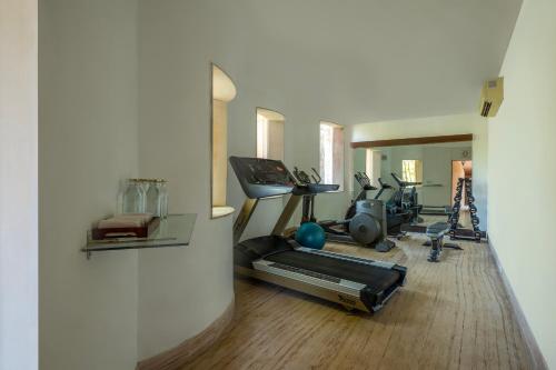 Fitness centrum a/nebo fitness zařízení v ubytování Tree of Life Resort & Spa Jaipur