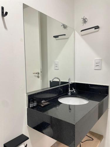 Ένα μπάνιο στο Apartamento Completo com Piscina, Academia e Salão de festas em São Carlos
